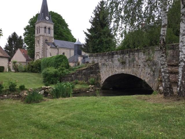 Le Clos De La Livre Bed & Breakfast Fontaine-sur-Ay Bagian luar foto